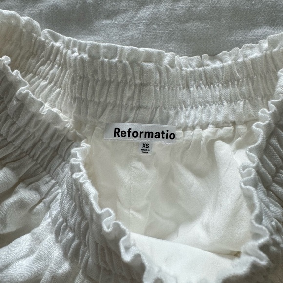 Reformation Mila Linen Shorts. Size XS. Cut out pockets since they were thick. - Picture 4 of 5